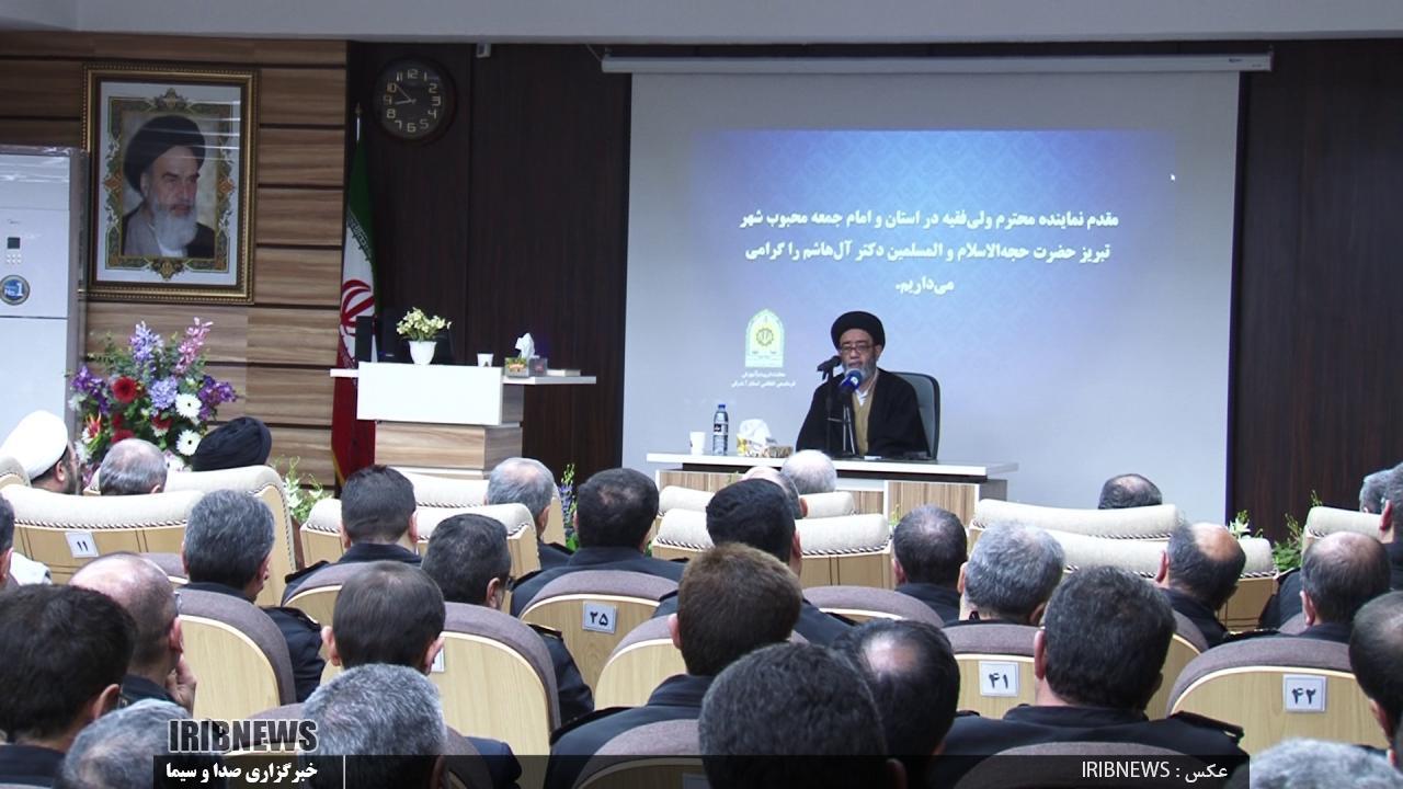 ضرورت افزایش بصیرت برای مقابله با توطئه های دشمن