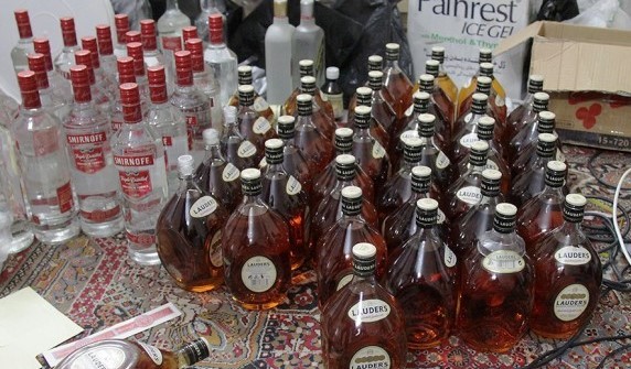 کشف محموله  مشروبات الکلی خارجی و دست ساز از باغی در مشهد