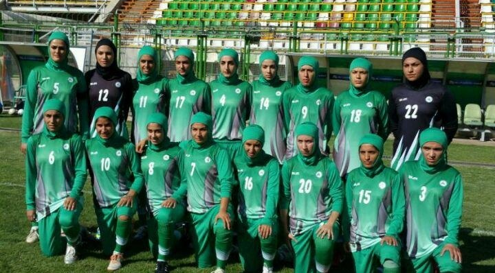 دیدار دو تیم فولاد مبارکه سپاهان و فو لاد خوزستان در اصفهان