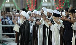 اقامه نماز جماعت مغرب و عشاء به امامت آیت‌الله نوری همدانی در حرم رضوی