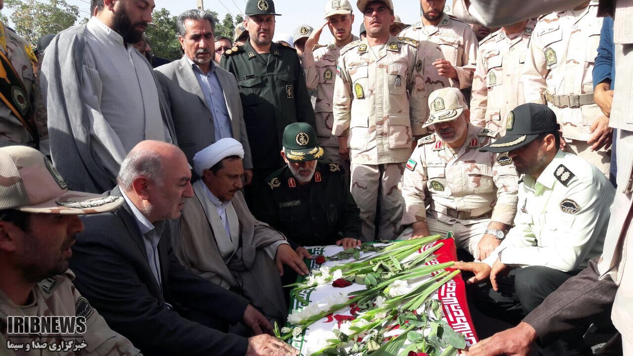 تشییع پیکر مرزبان شهید در پیرانشهر