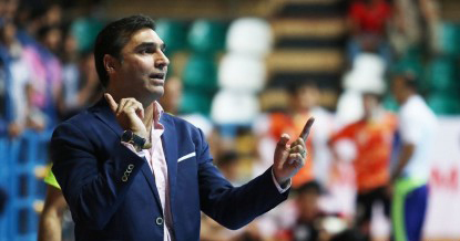 سرمربی تیم فوتسال پارسیان: قرارداد مشروط نمی‌بندم