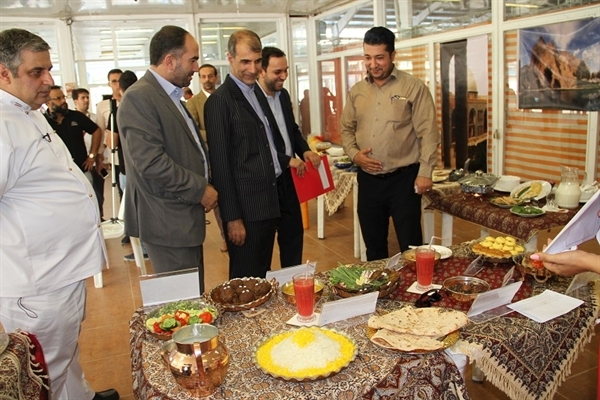 جشنواره «غذا و هنر آشپزی ایرانی» جشنواره «غذا و هنر آشپزی ایرانی»