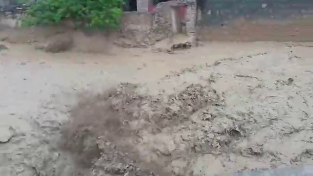 تداوم بارشها و ثبت 23 میلیمتر باران در فردوس و باغستان