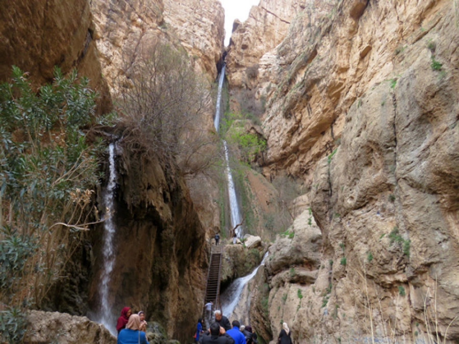 لزوم ساخت اقامتگاههای بومگردی در محدوده آبشار پیران لزوم ساخت اقامتگاههای بومگردی در محدوده آبشار پیران