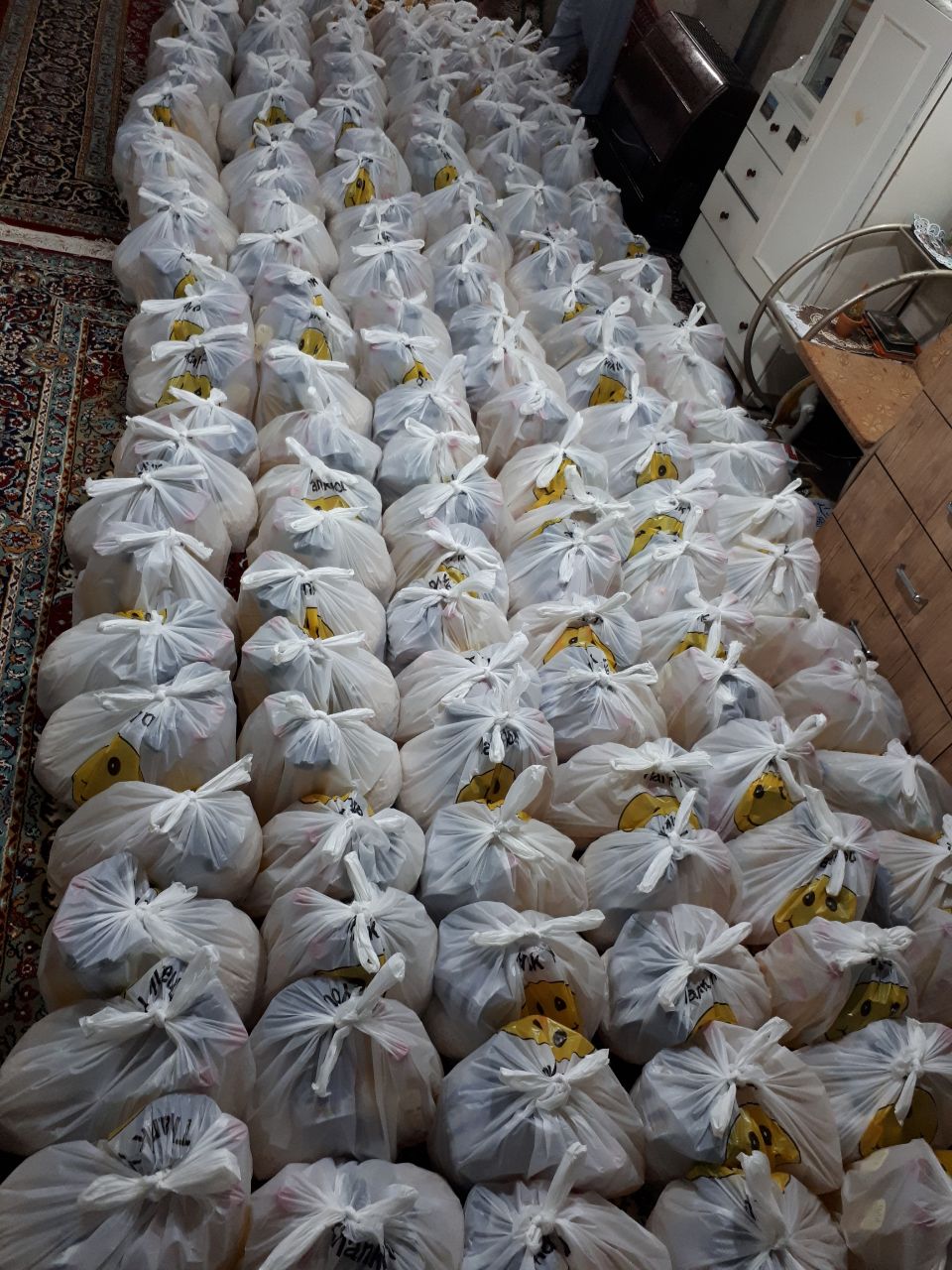 کمک یک میلیارد تومانی خیرین فریمانی در قالب ستادهای مردمی مقابله با ویروس کرونا