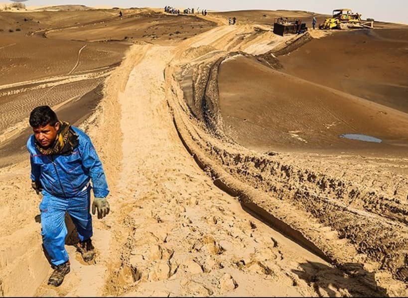 ردای سیاه ، رختی نازیبا بر شانه دشت های خوزستان 