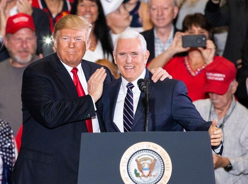 مایک پنس از مجری رادیو و تلویزیون تا معاون رئیس جمهور