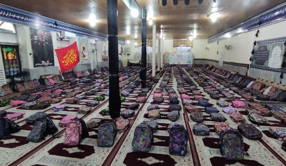 اهدای لوازم مدرسه به دانش آموزان نیازمند مسجدسلیمان اهدای لوازم مدرسه به دانش آموزان نیازمند مسجدسلیمان