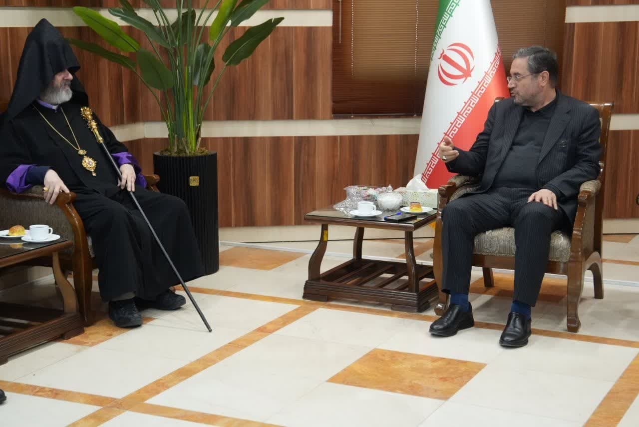 دیدار خلیفه کل ارامنه آذربایجان با استاندار آذربایجان غربی دیدار خلیفه کل ارامنه آذربایجان با استاندار آذربایجان غربی