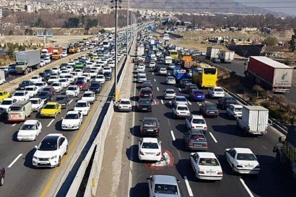 ترافیک سنگین در آزاد‌راه کرج تهران چهار شنبه ۲۳ آبان