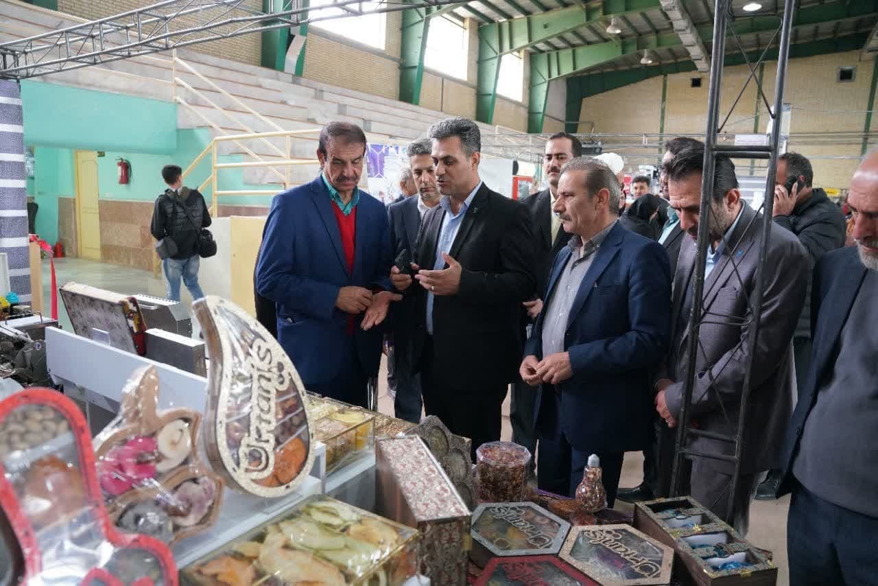 گشایش نمایشگاه صدرا (پیوند صنعت ودانشگاه) در سلماس گشایش نمایشگاه صدرا (پیوند صنعت ودانشگاه) در سلماس