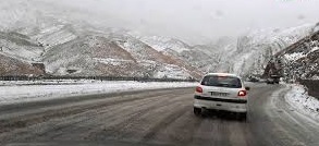 گسترش برف و باران در جاده‌های خراسان رضوی
