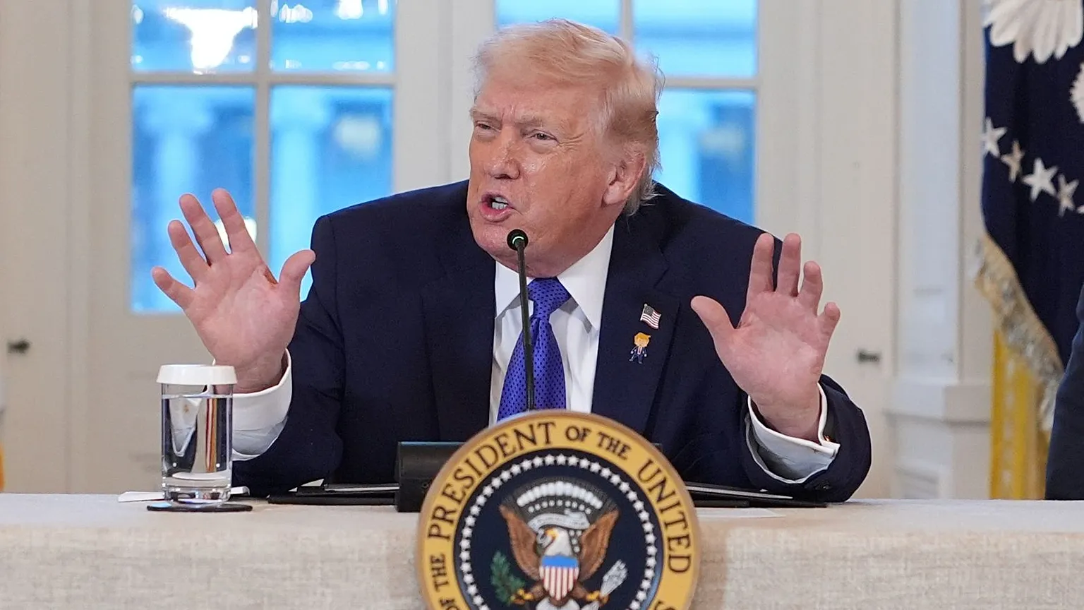 «سرنگونی» در انتظار رئیسجمهور آمریکا است «سرنگونی» در انتظار رئیسجمهور آمریکا است