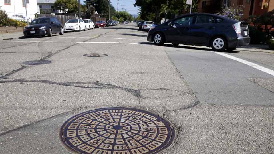 نصب بیش از ۵۴۰۰ حلقه درب و رینگ منهول فاضلاب در اهواز نصب بیش از ۵۴۰۰ حلقه درب و رینگ منهول فاضلاب در اهواز