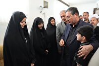 دیدار استاندار آذربایجان‌غربی با خانواده معزز شهید مصطفی خدایی