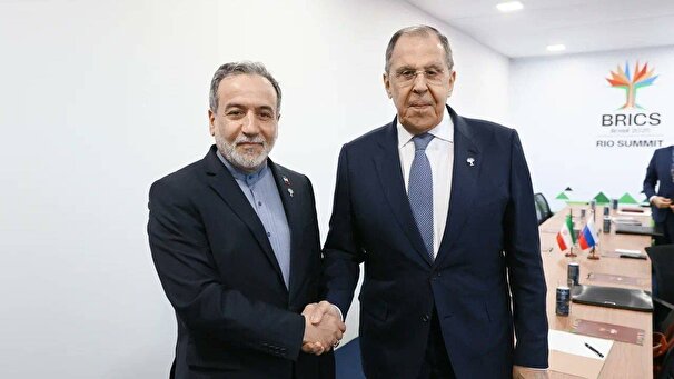 تاکید لاوروف بر حل مساله هسته‌ای ایران از طریق دیپلماسی