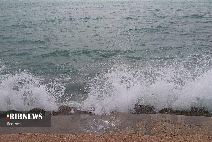 وزش باد، تلاطم دریا و ارتفاع یک و نیم متری امواج دریا وزش باد، تلاطم دریا و ارتفاع یک و نیم متری امواج دریا