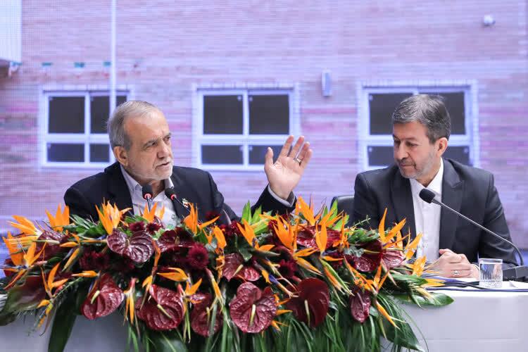 بررسی حل بحران‌های آب، آلودگی هوا، محیط زیست و قطار سریع‌السیر در اصفهان