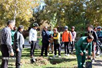 کاشت نهال دوستی در پارک بش‌قارداش توسط دوچرخه‌سوار جهانگرد ایرانی