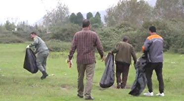 پاکسازی حاشیه تالاب استیل آستارا از زباله