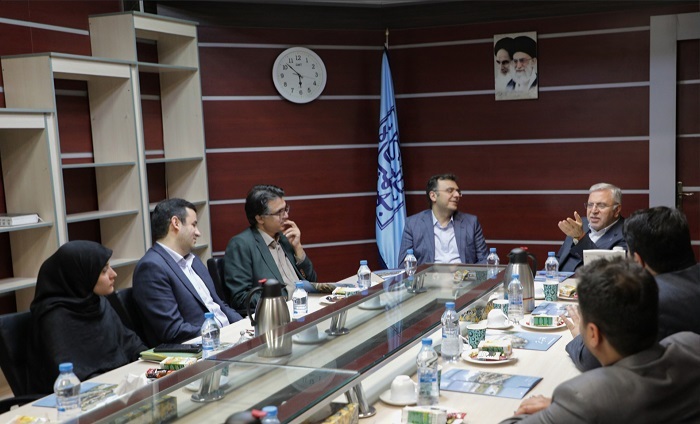 توسعه فعالیتهای فرهنگی در کنار آموزش و پژوهش توسعه فعالیتهای فرهنگی در کنار آموزش و پژوهش