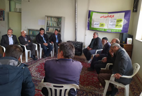 آشنایی کشاورزان بروجنی با کاربرد‌های سیستم‌های آبیاری نوین