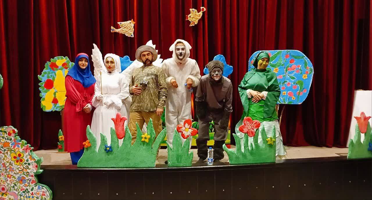 اجرای نمایش کودک و نوجوان جنگل پرماجرا در خوی اجرای نمایش کودک و نوجوان جنگل پرماجرا در خوی