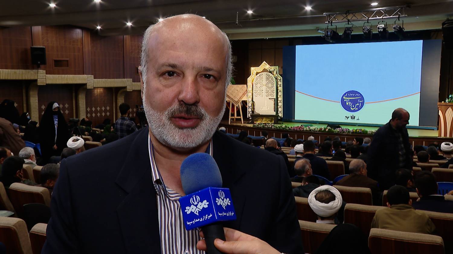 «با من بیا مائده» نخستین رمان دفاع مقدسی مجید ملا محمدی «با من بیا مائده» نخستین رمان دفاع مقدسی مجید ملا محمدی