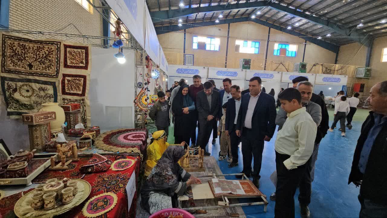 جشنواره محصولات غذایی و صنایع دستی در سیرجان