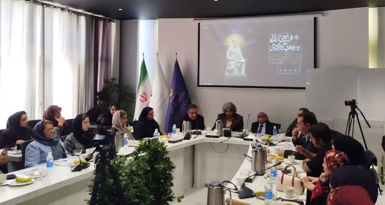 جلال‌الدین کزازی:زبان فارسی پیشرفته‌ترین زبان جهان از دید ساختاراست
