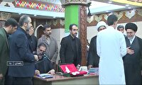 تجلیل نماینده آیت الله سیستانی از خانواده معظم شهدای جنگ رمضان در سیستان و بلوچستان
